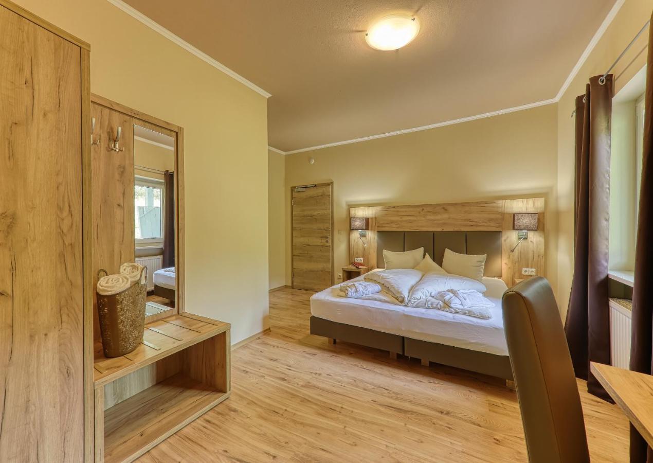 Wellnesshotel Deine Auszeit, Adults Only Achslach Екстериор снимка