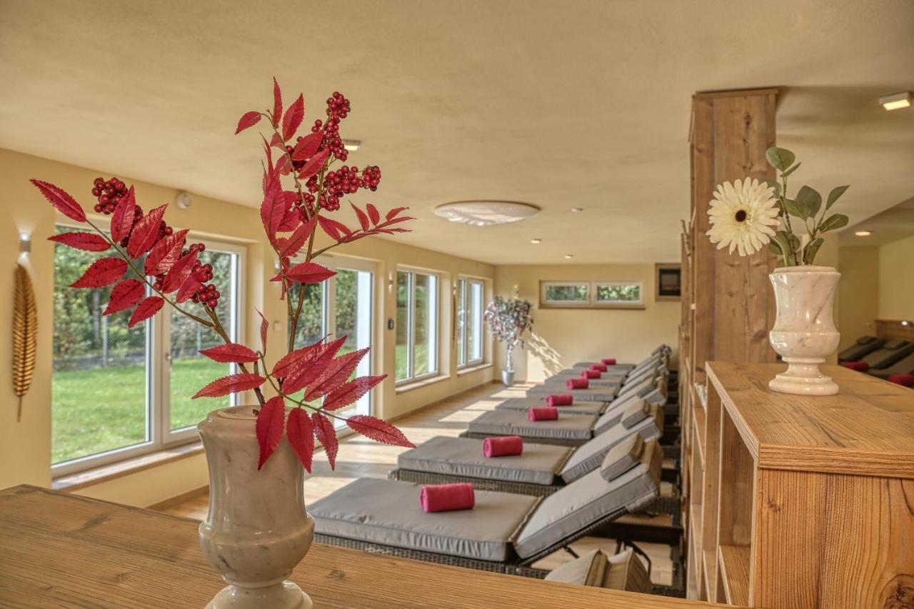 Wellnesshotel Deine Auszeit, Adults Only Achslach Екстериор снимка