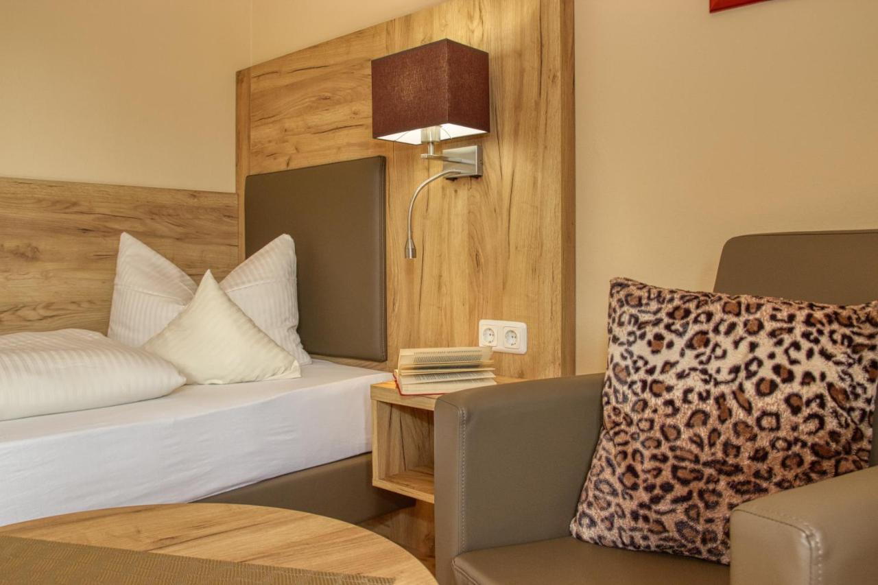 Wellnesshotel Deine Auszeit, Adults Only Achslach Екстериор снимка