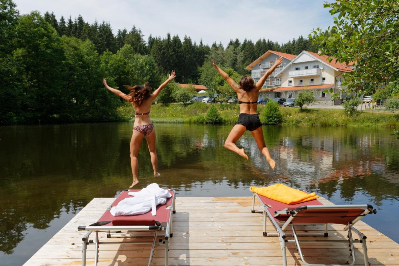Wellnesshotel Deine Auszeit, Adults Only Achslach Екстериор снимка
