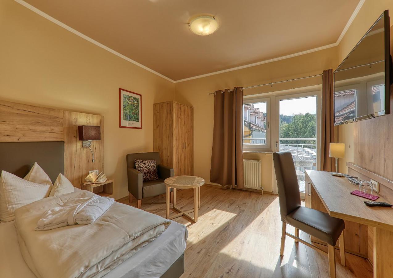 Wellnesshotel Deine Auszeit, Adults Only Achslach Екстериор снимка