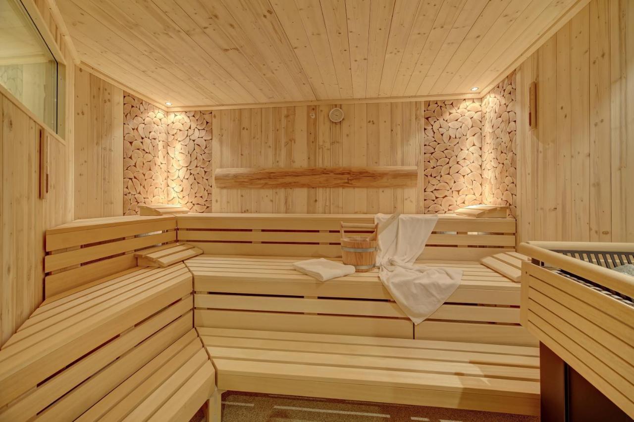 Wellnesshotel Deine Auszeit, Adults Only Achslach Екстериор снимка
