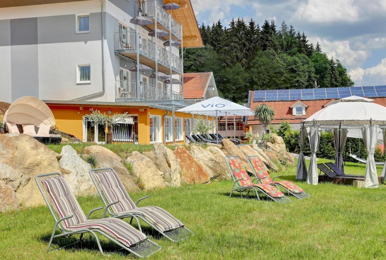 Wellnesshotel Deine Auszeit, Adults Only Achslach Екстериор снимка