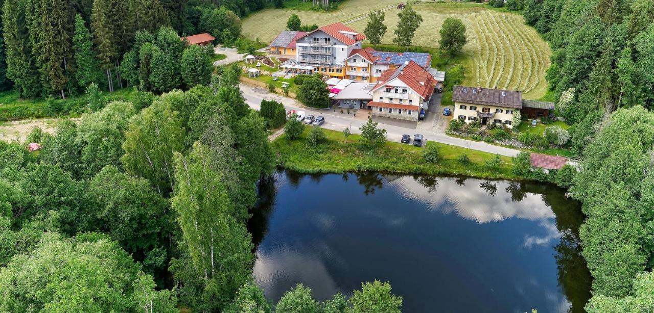 Wellnesshotel Deine Auszeit, Adults Only Achslach Екстериор снимка
