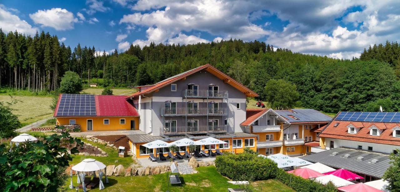 Wellnesshotel Deine Auszeit, Adults Only Achslach Екстериор снимка