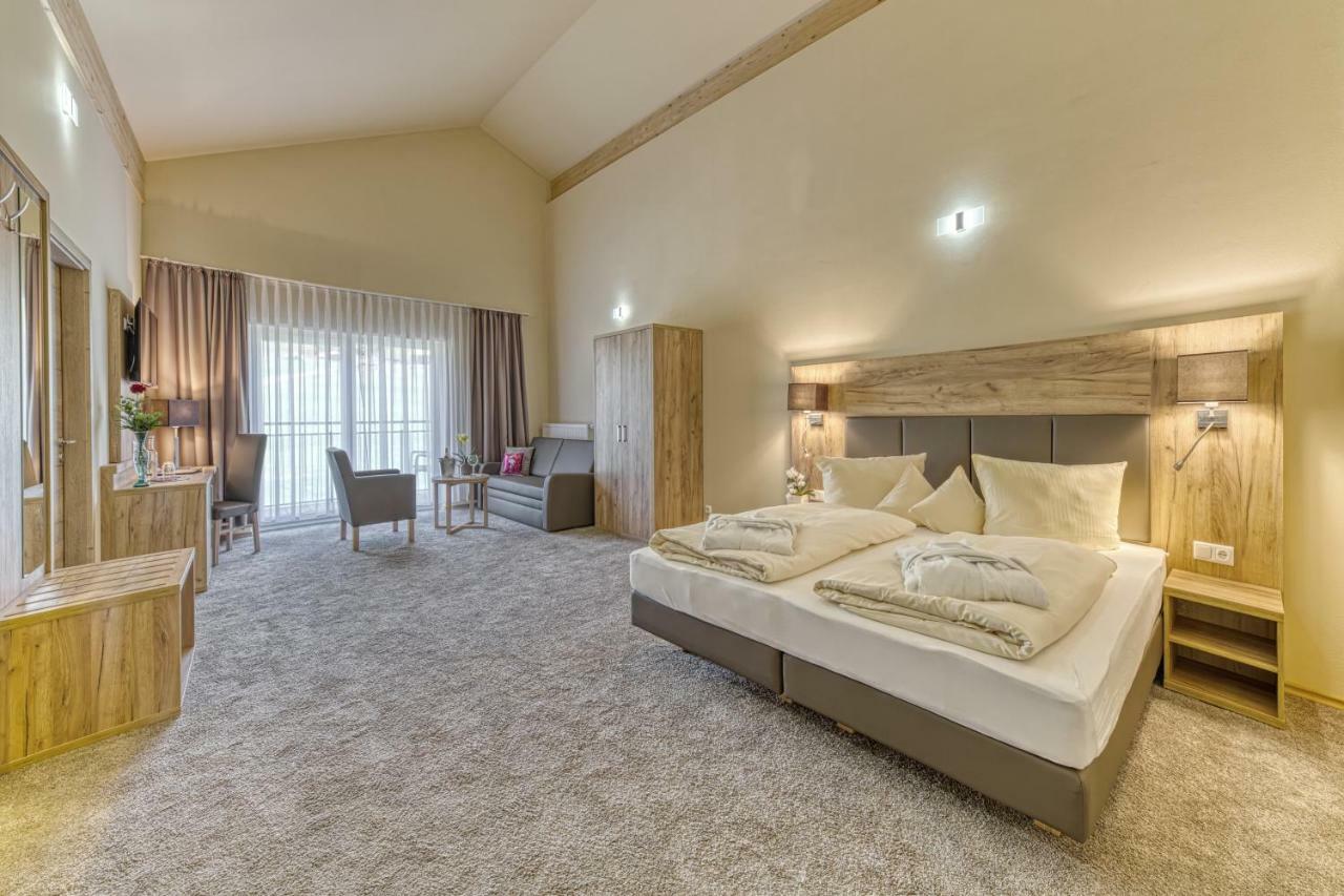 Wellnesshotel Deine Auszeit, Adults Only Achslach Екстериор снимка